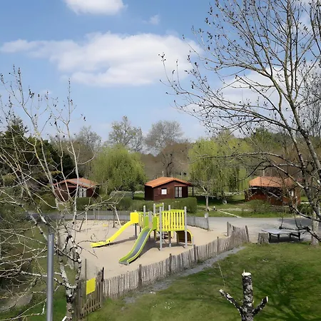 Campingplatz Bois 8 Domaine Les Epinettes *