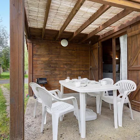Bois 8 Domaine Les Epinettes Camping