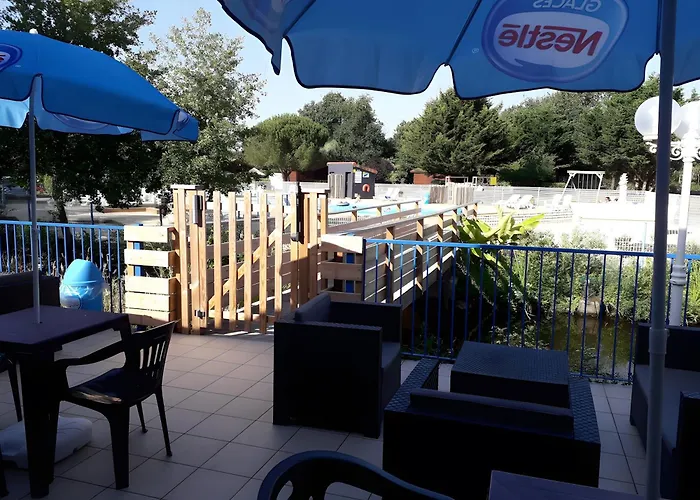 Bois 8 Domaine Les Epinettes 营地 *